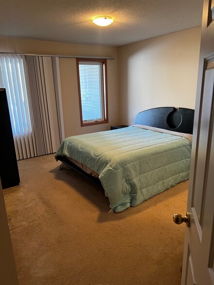Tenant bedroom - 4711 Adair Ave N