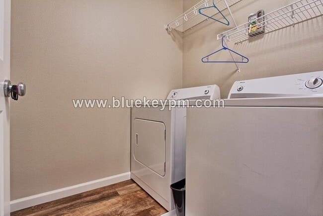 Building Photo - 3 Bed, 2.5 Bath Home in Salmon Creek Area