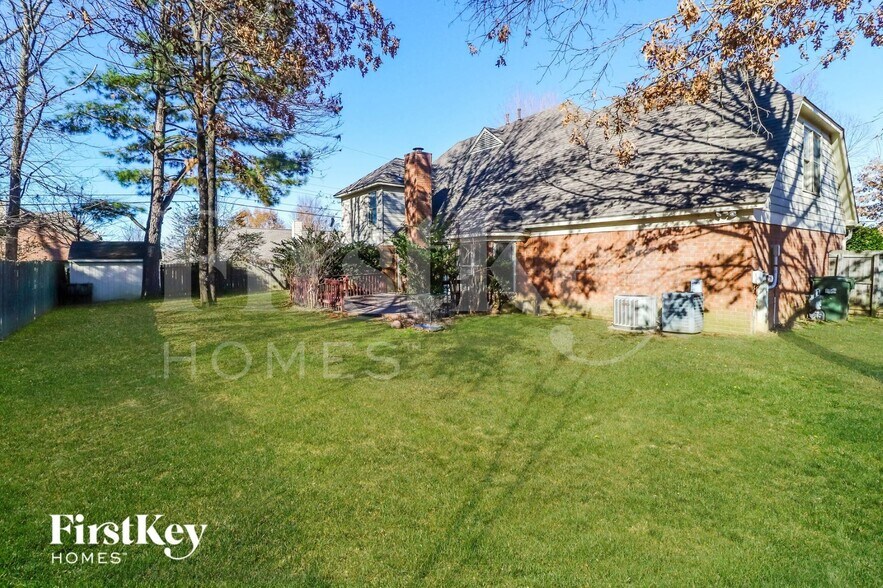 Building Photo - 9095 Strawberry Ln