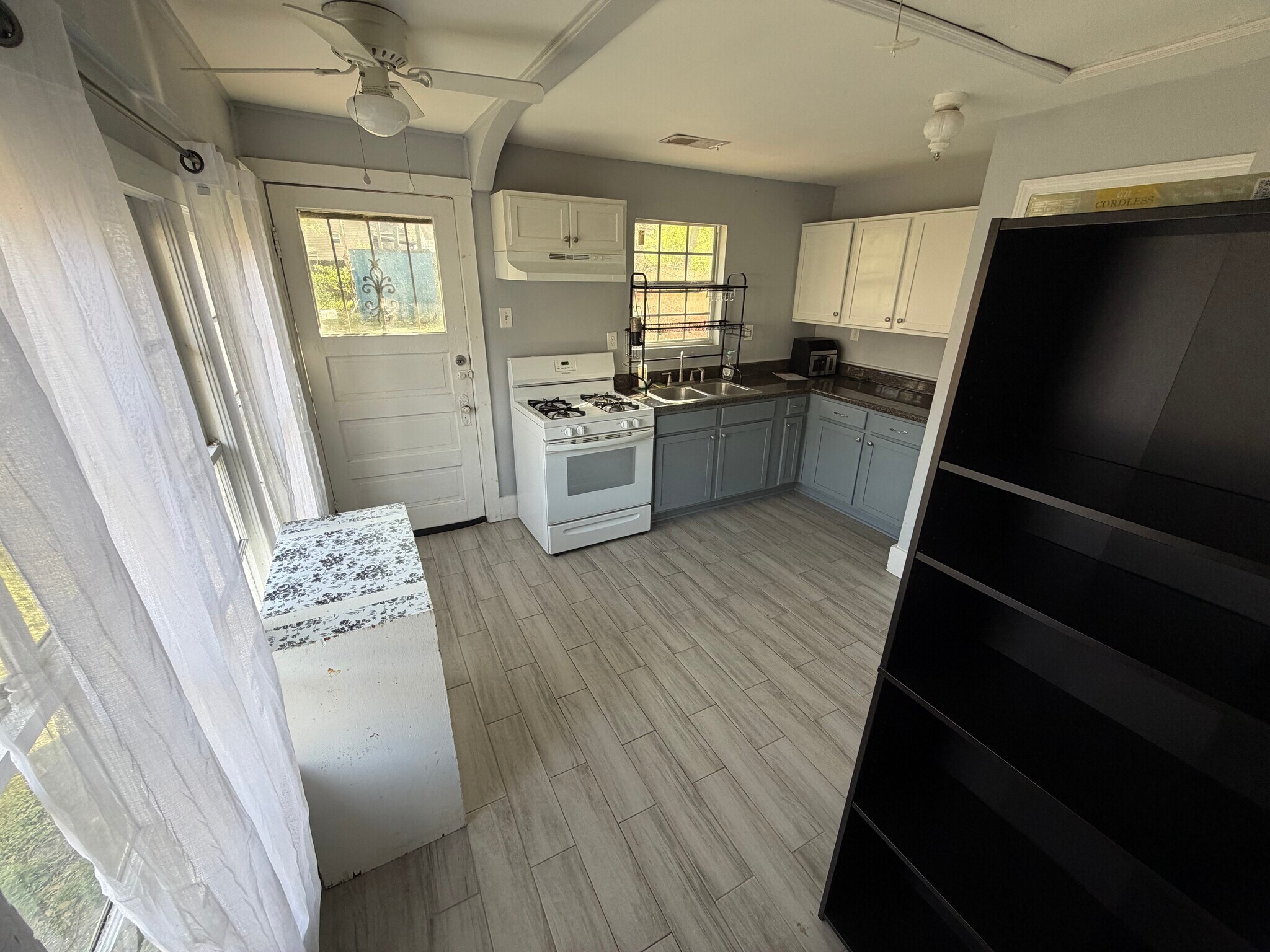 Bright, open kitchen - 2485 Harvard Ave
