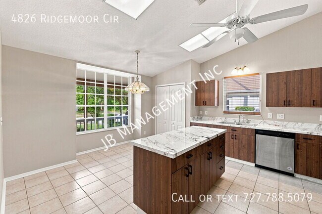 Building Photo - 4826 Ridgemoor Cir