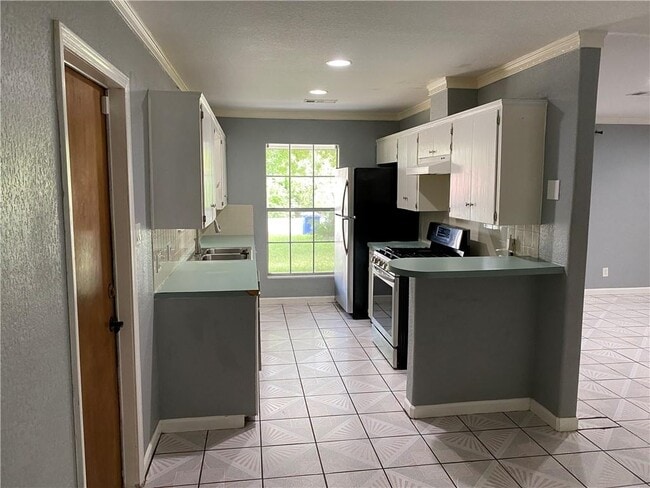 Building Photo - 3209 Carol Ann Dr