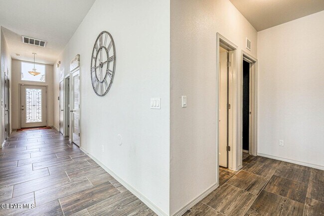 Building Photo - 13941 Garforth Ave