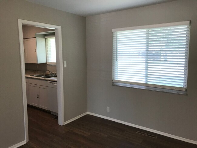 Building Photo - Washington Twp - 3 BR ranch