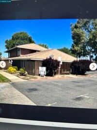 Building Photo - 2021 Olivera Rd