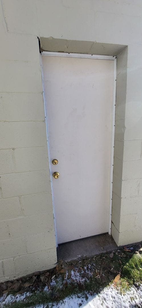 Building Photo - 3 bedroom 1 bath House for rent