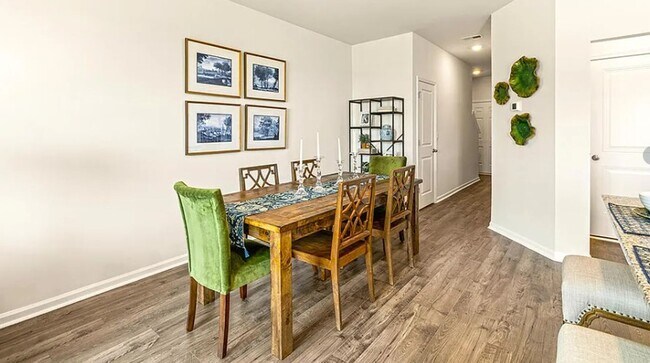 Building Photo - 733 Grovebury Ct