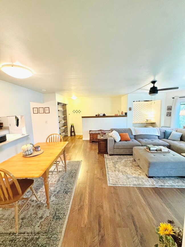 Building Photo - 11495 Armada Dr