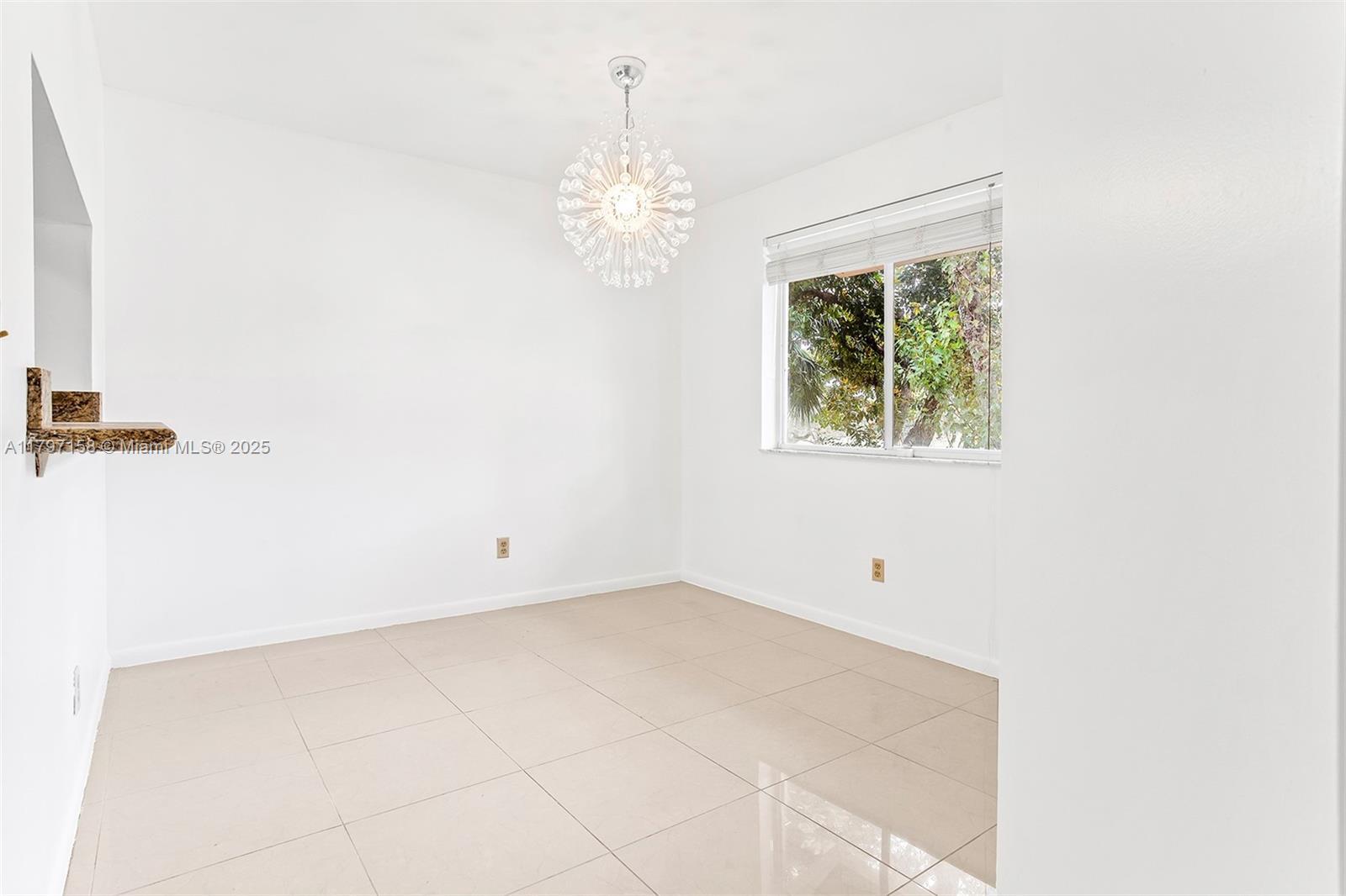 Building Photo - 735 NW 92nd Ave