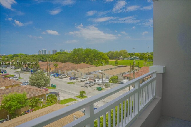 Building Photo - 2665 SW 37th Ave