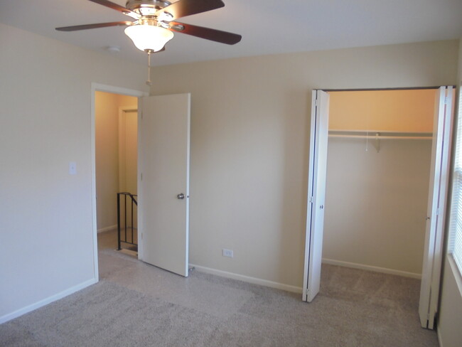 Building Photo - 302 Teak Ln