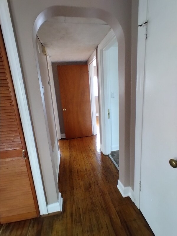 Building Photo - 823 S 2nd St