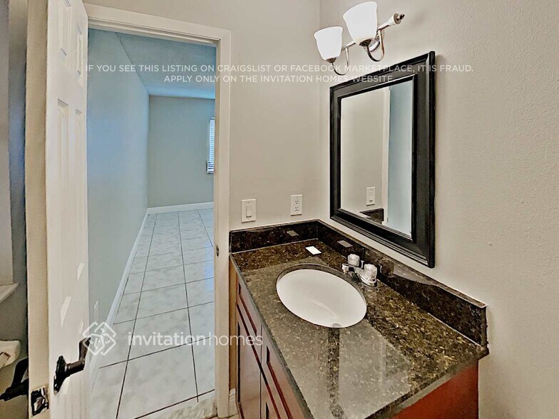 Building Photo - 302 Iowa Woods Cir W