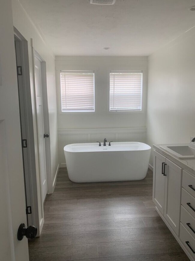 Building Photo - 561 Morris Bridge Rd