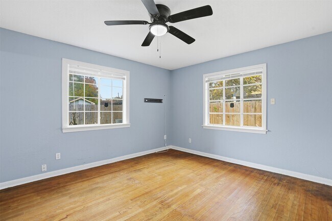 Building Photo - 3917 Anita St