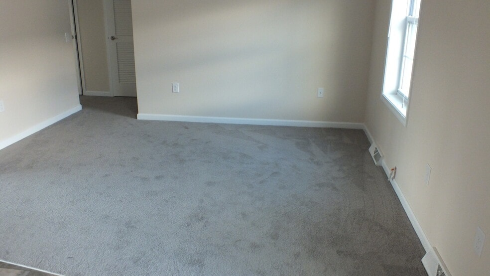 Building Photo - 39 Rudd Farm Dr