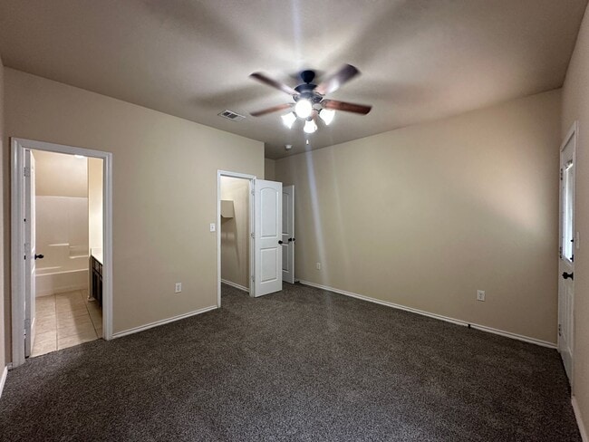 Building Photo - Townhome for rent