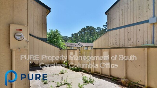 Building Photo - 521 Hickory Hill Dr