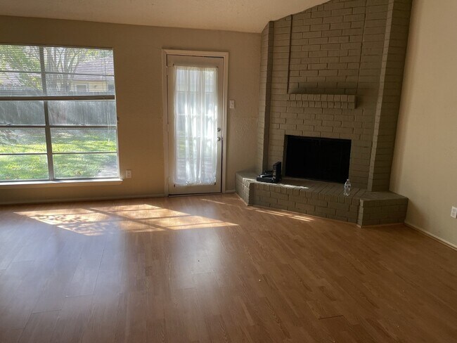 Building Photo - 6822 Harpers Dr