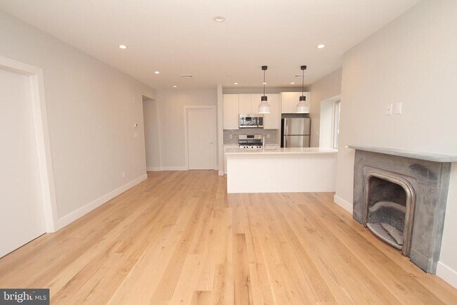 Building Photo - 220 S 3rd St