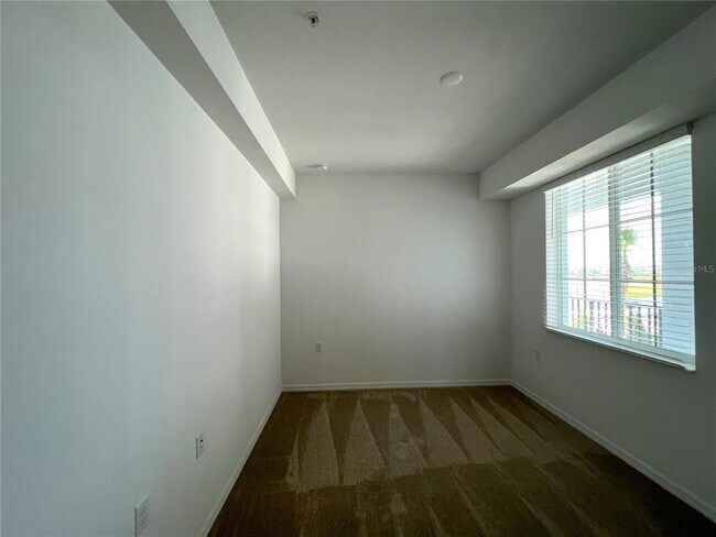 Building Photo - 14041 Heritage Landing Blvd