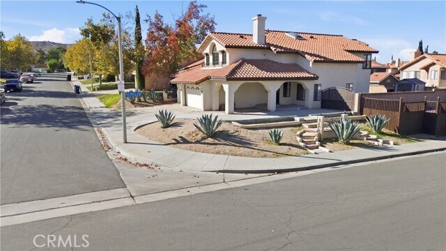 Building Photo - 325 Rainbow Terrace