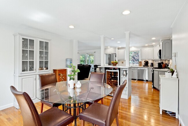 Building Photo - 13 Prospect St