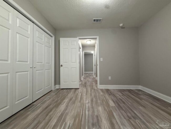 Building Photo - 1425 Toni St