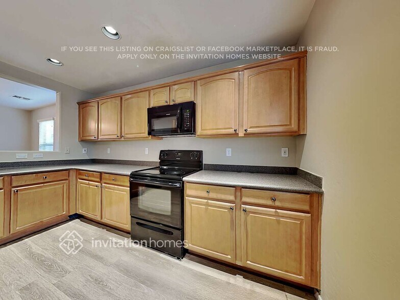 Building Photo - 11166 W McKinley St