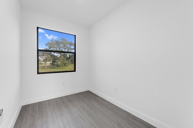 Building Photo - 2801 Nancy Dr