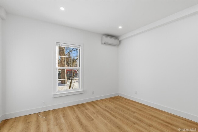 Building Photo - 134 E Main St