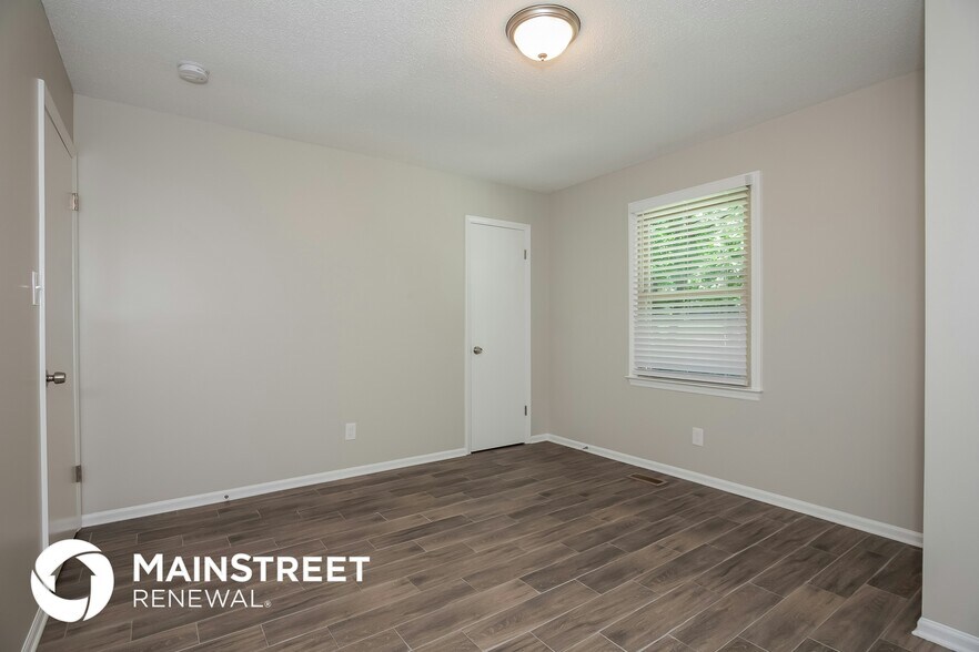 Building Photo - 4542 Lisa Dr