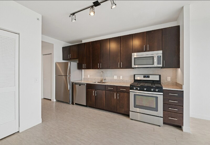 Building Photo - 148 Forest Ave