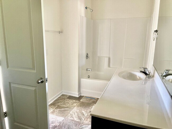 Building Photo - Available Now – Spacious 4BR Home on 1.5 Acres in Rural Hall!