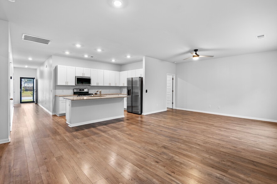 Building Photo - 301 Firewheel Ct