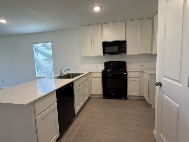Building Photo - New construction 3 bedroom