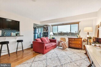 Building Photo - 2500 N Van Dorn St