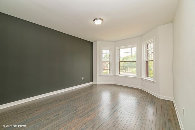 Building Photo - 2803 E Belleview Pl