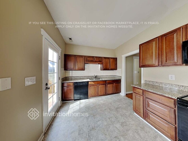 Building Photo - 4513 Hyperion Ct