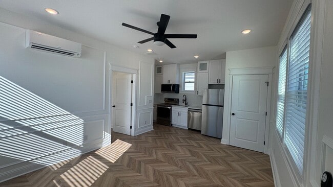 Building Photo - East Duffy Street