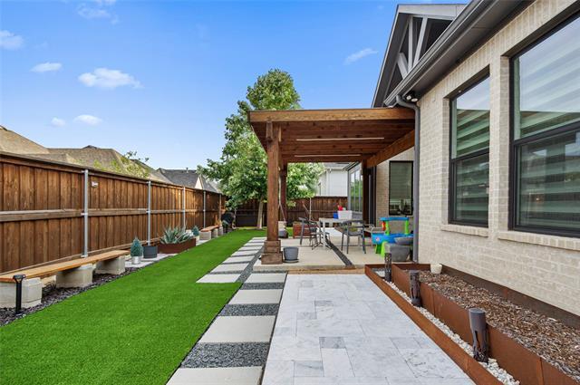 Building Photo - 8425 Needlegrass Rd