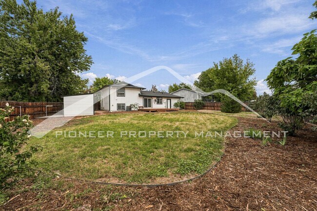Building Photo - 12854 E Florida Dr