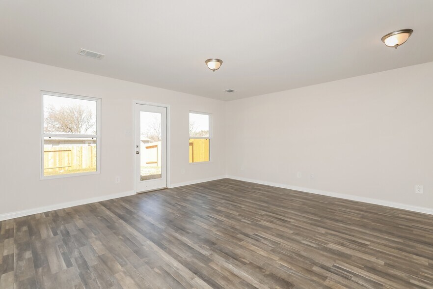 Building Photo - 14187 Green Wing Cir