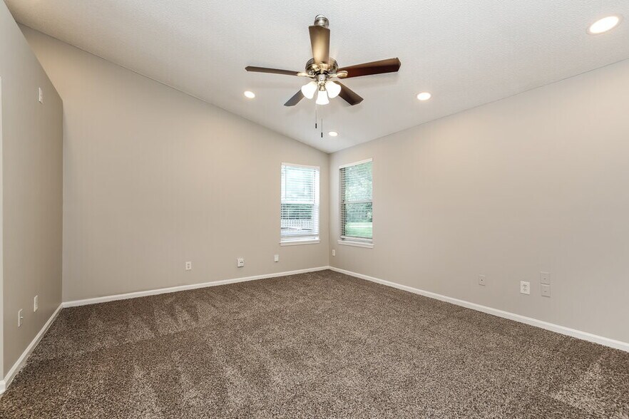 Building Photo - 7862 Aquarius Cir S