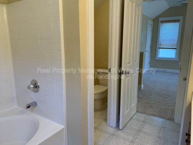 Building Photo - 10813 Cokesbury Ln