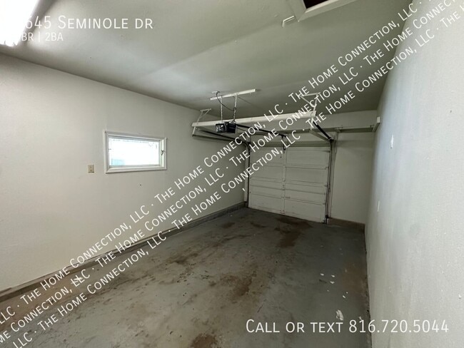 Building Photo - 2645 Seminole Dr