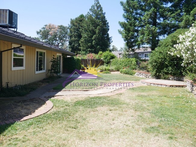 Building Photo - 3 Bed 2.5 Bath 1,766 sqft Fair Oaks Home