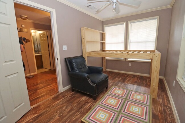 Building Photo - PRE-LEASING FOR AUGUST 2025! 4 Bedroom, 2 ...