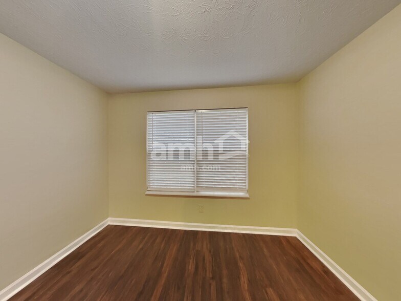 Building Photo - 5568 Alcott Ln