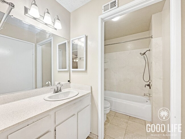 Building Photo - Charming 2-Story Santee Home with Private Patio, In-Unit Laundry & A/C